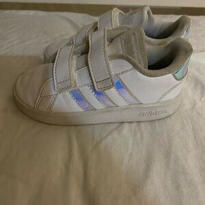 Little Kids Hooks & Loop 8.5 Adidas Sneakers Metallic Stripes